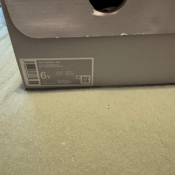 Nike Air Force 1 Valentines Edition - Picture 5 of 6